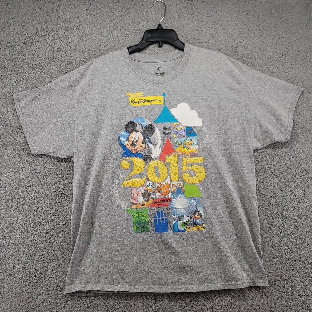 2015 Walt Disney World Adult XL Shirt Disney Parks Short Sleeve Crew Neck